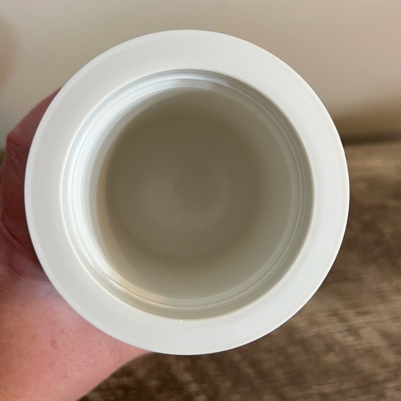 Vintage Thermos Green Holds 10 ounces - Picture 5 of 8